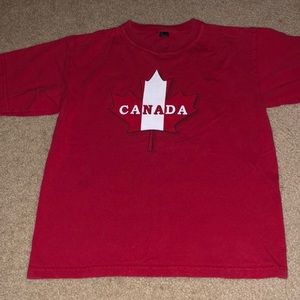 BOYS - Red 🇨🇦 Canada T- Shirt - Size M 10-12
